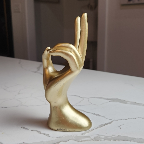 Gold Peace Sign Hand Jewelry Holder - Picture 3 of 7